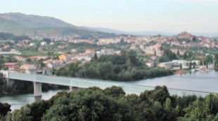 Ponte internacional sobre o Miño vista desde a Fortaleza de Valença. (Imaxe: Igadi - Fernando Pol)