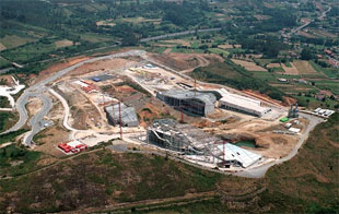 Unha vista dende o aire do Monte Gaiás, sobre Compostela