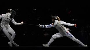 A italiana Vezzali durante a súa competición