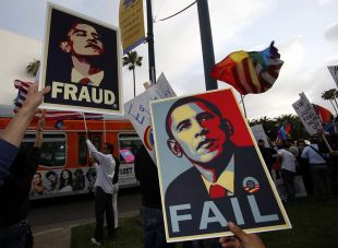 Cartaces contra Obama nunha recente manifestación do colectivo 'gay' nos EUA